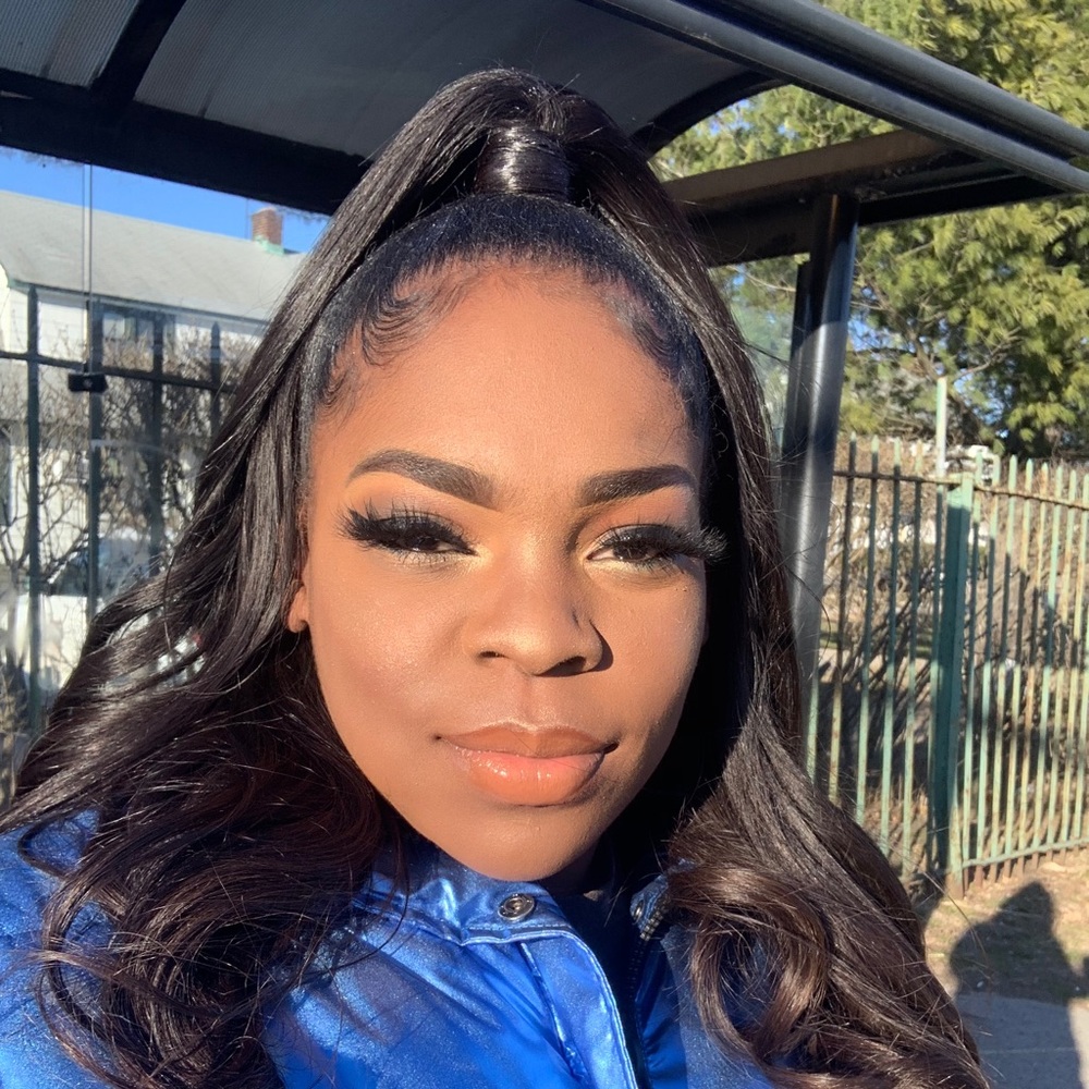 Meet your Posher, Naya